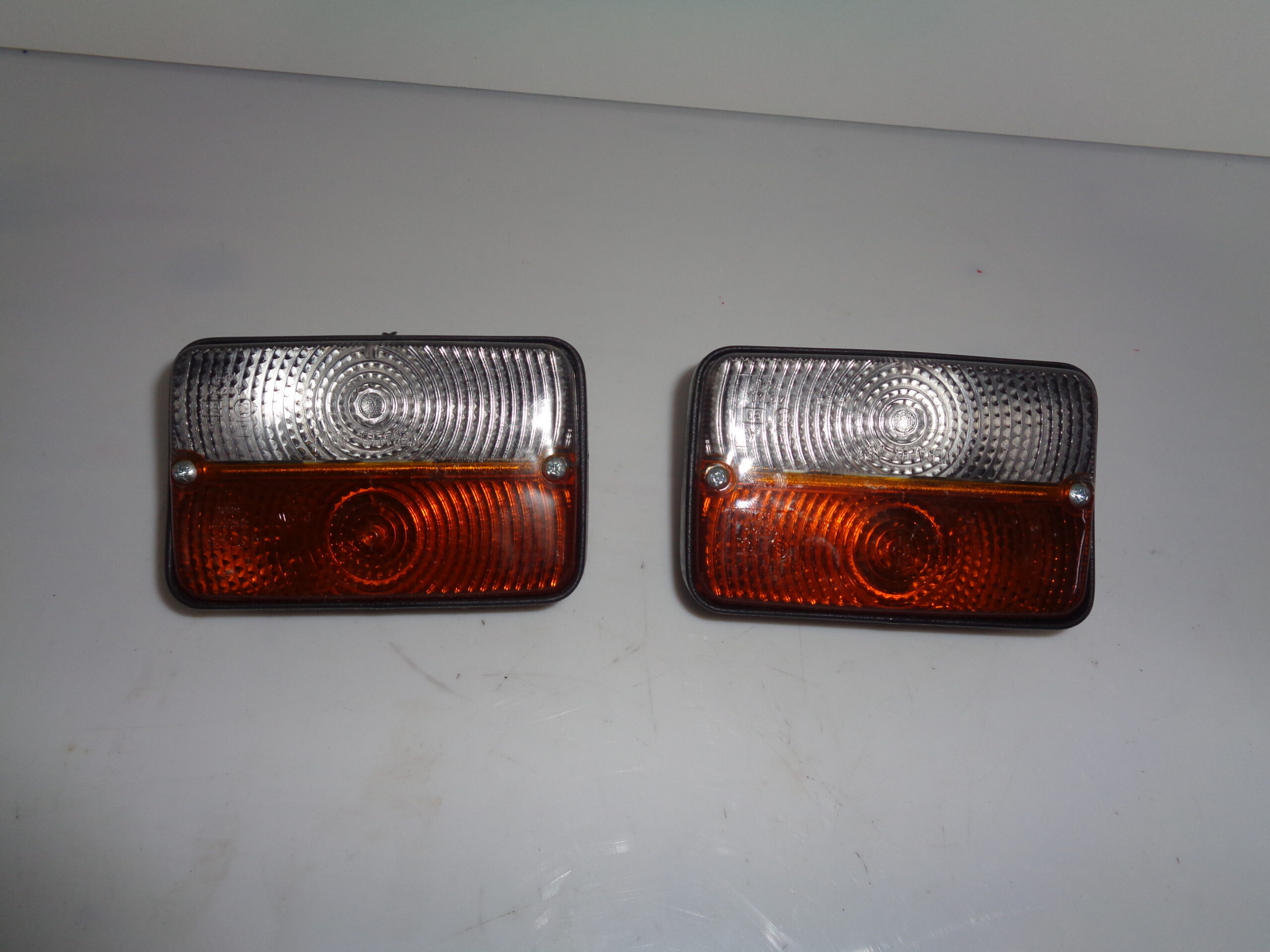 DSC03070 Lampa directie pozitie dreapta si stanga 114X76 mm 12V d:6 mm Fiat Same