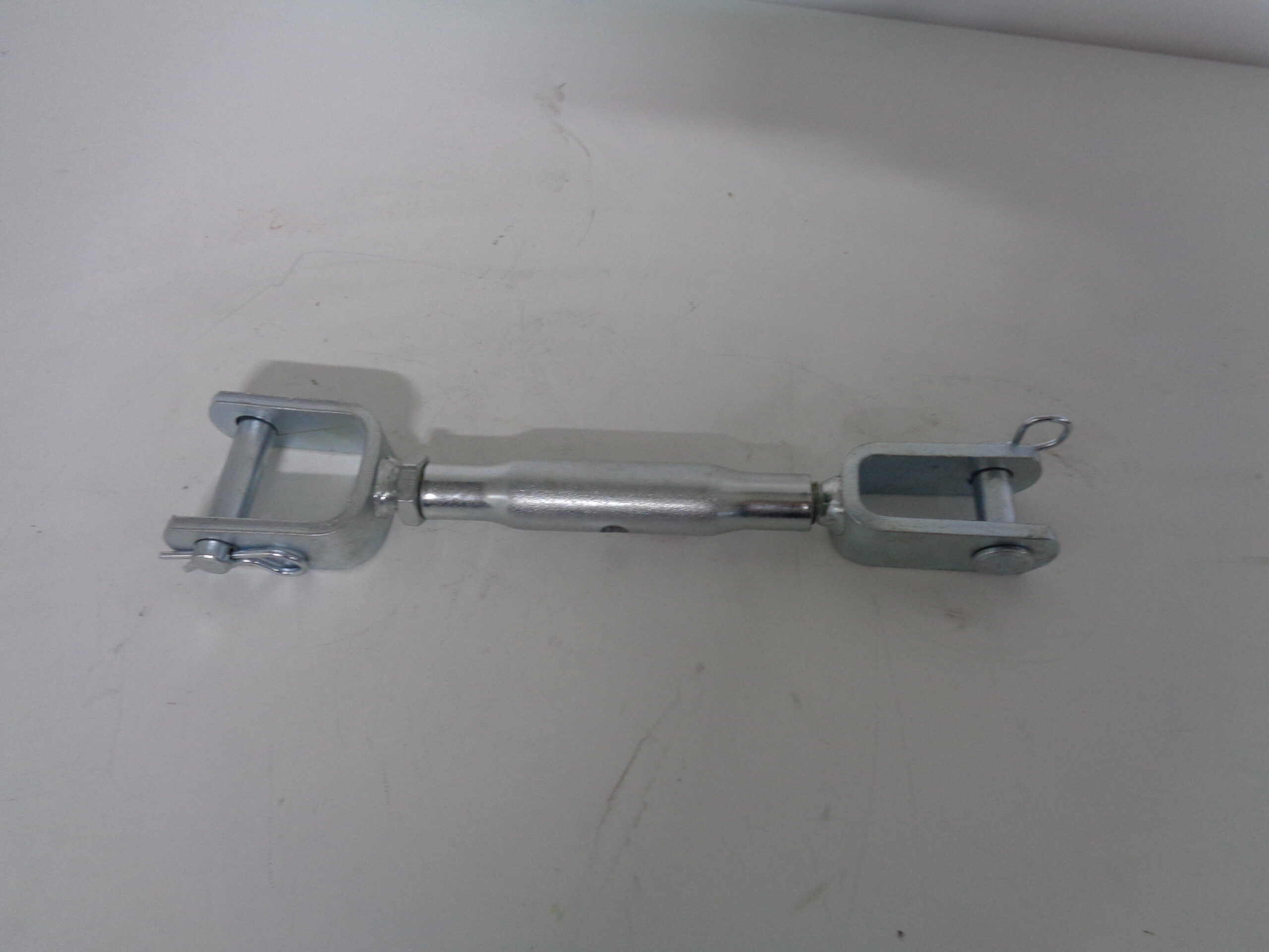 DSC03515 Brat lateral pentru kubota si iseki categoria 1 filet M16x2 lungime minima 270mm si maxima 355 mm