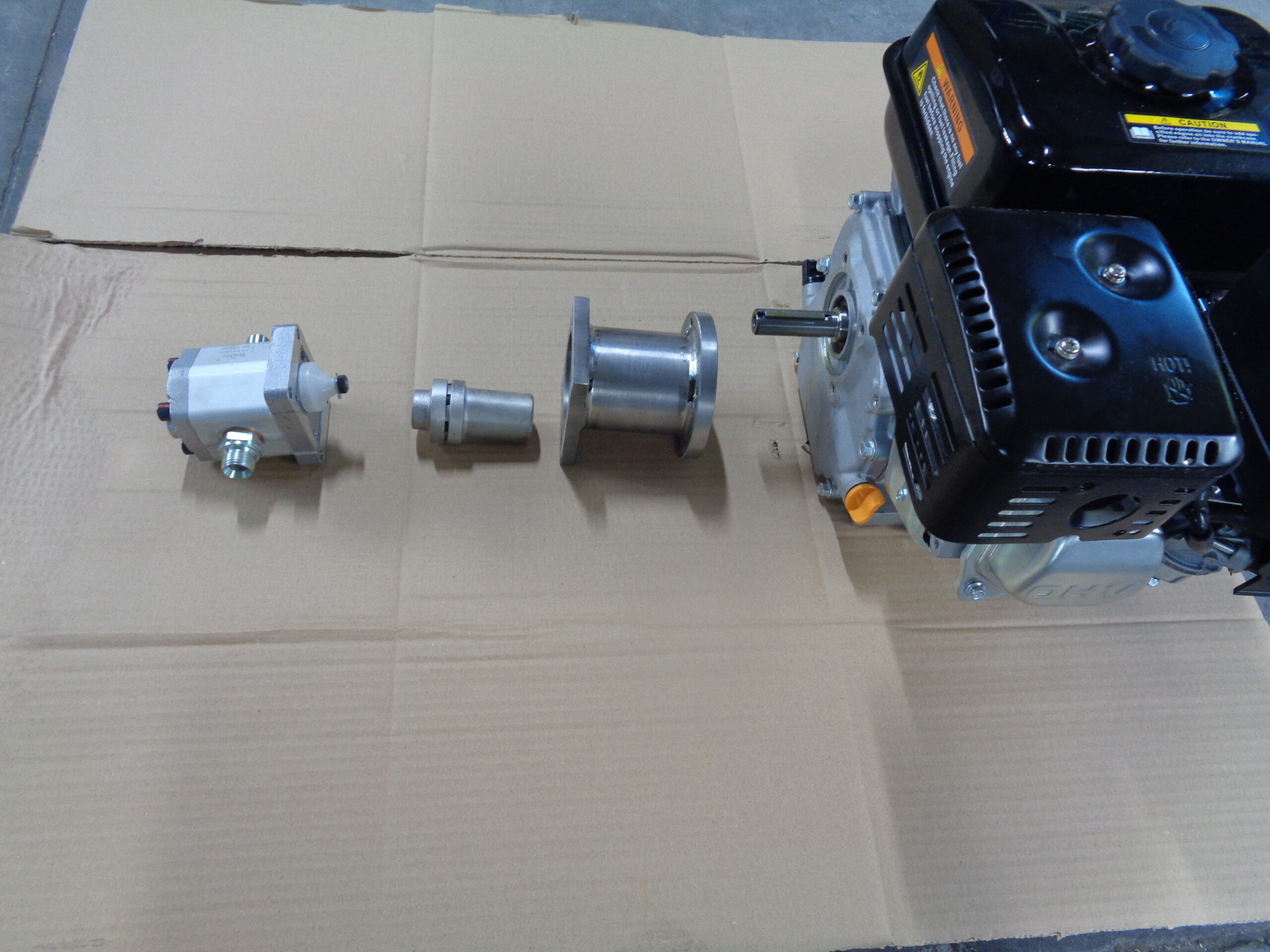 DSC03490 Kit despicator lemne cu motor termic LONCIN 199cc - 6,5 CP