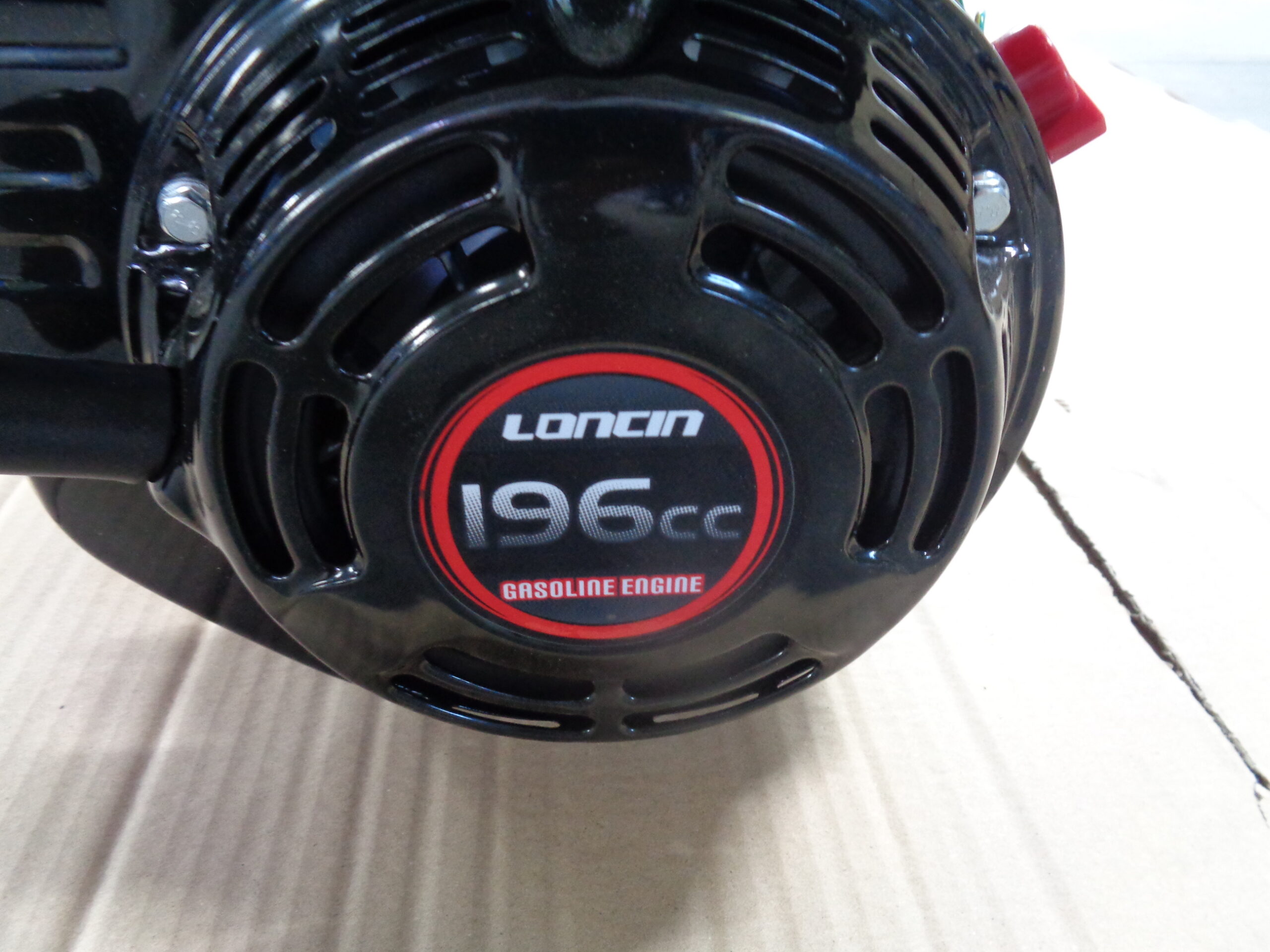 DSC03492 Kit despicator lemne cu motor termic LONCIN 199cc - 6,5 CP