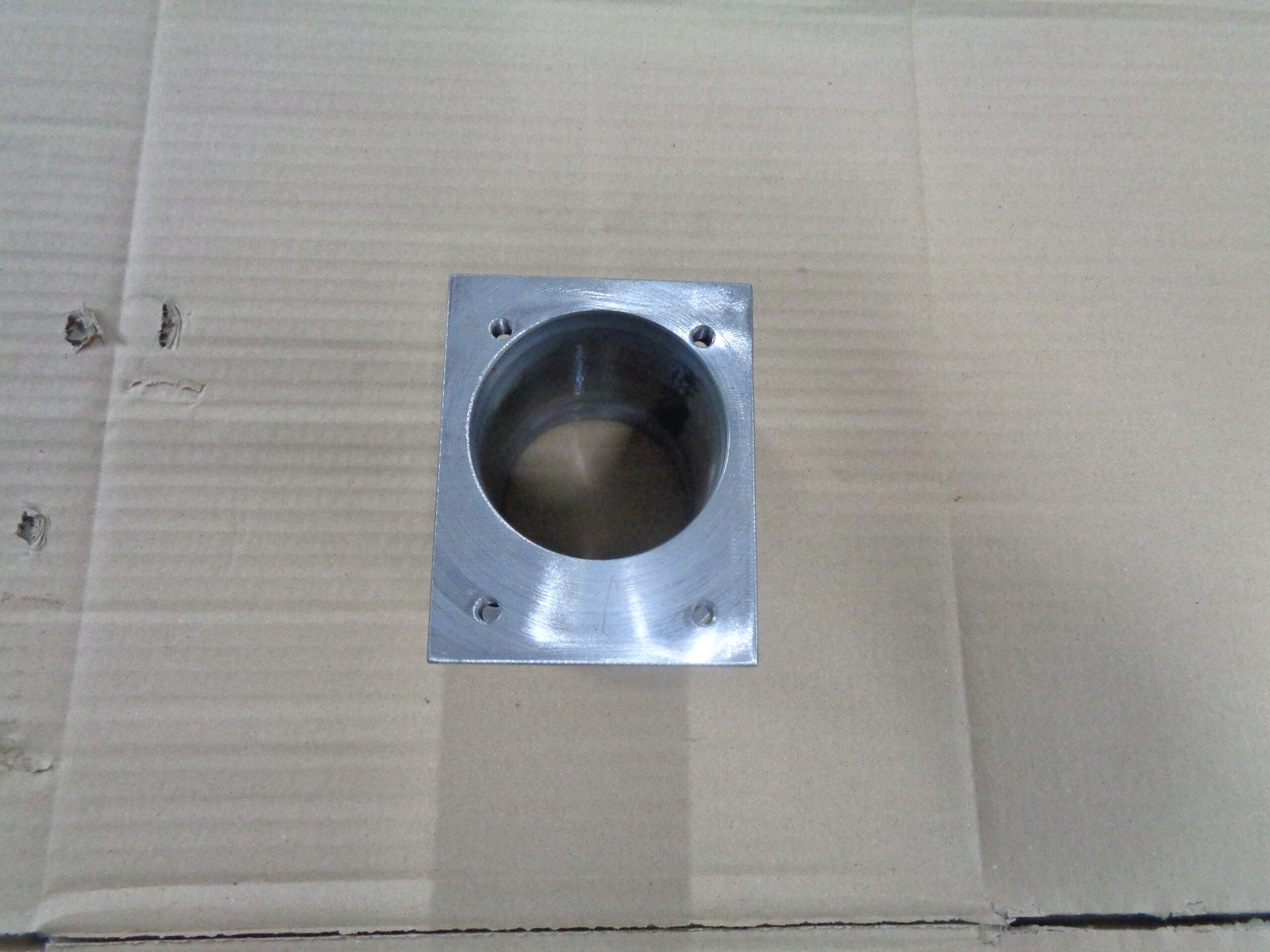 DSC03498 Lanterna - carcasa pentru motor benzina si pompa hidraulica grupul 1 din otel