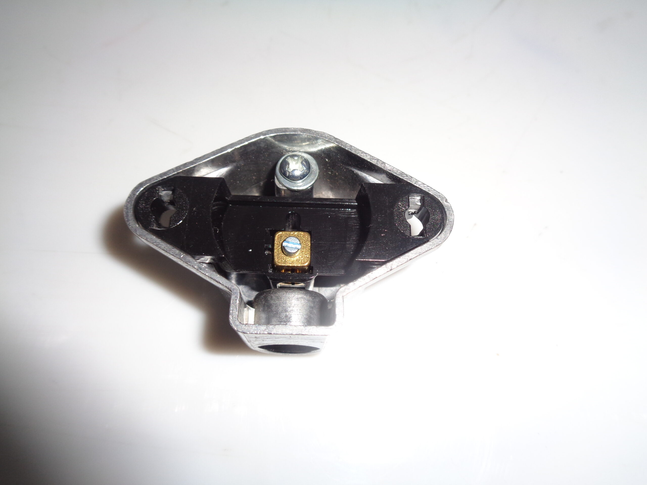 DSC03314 Priza bipolara din aluminiu de 12-24V