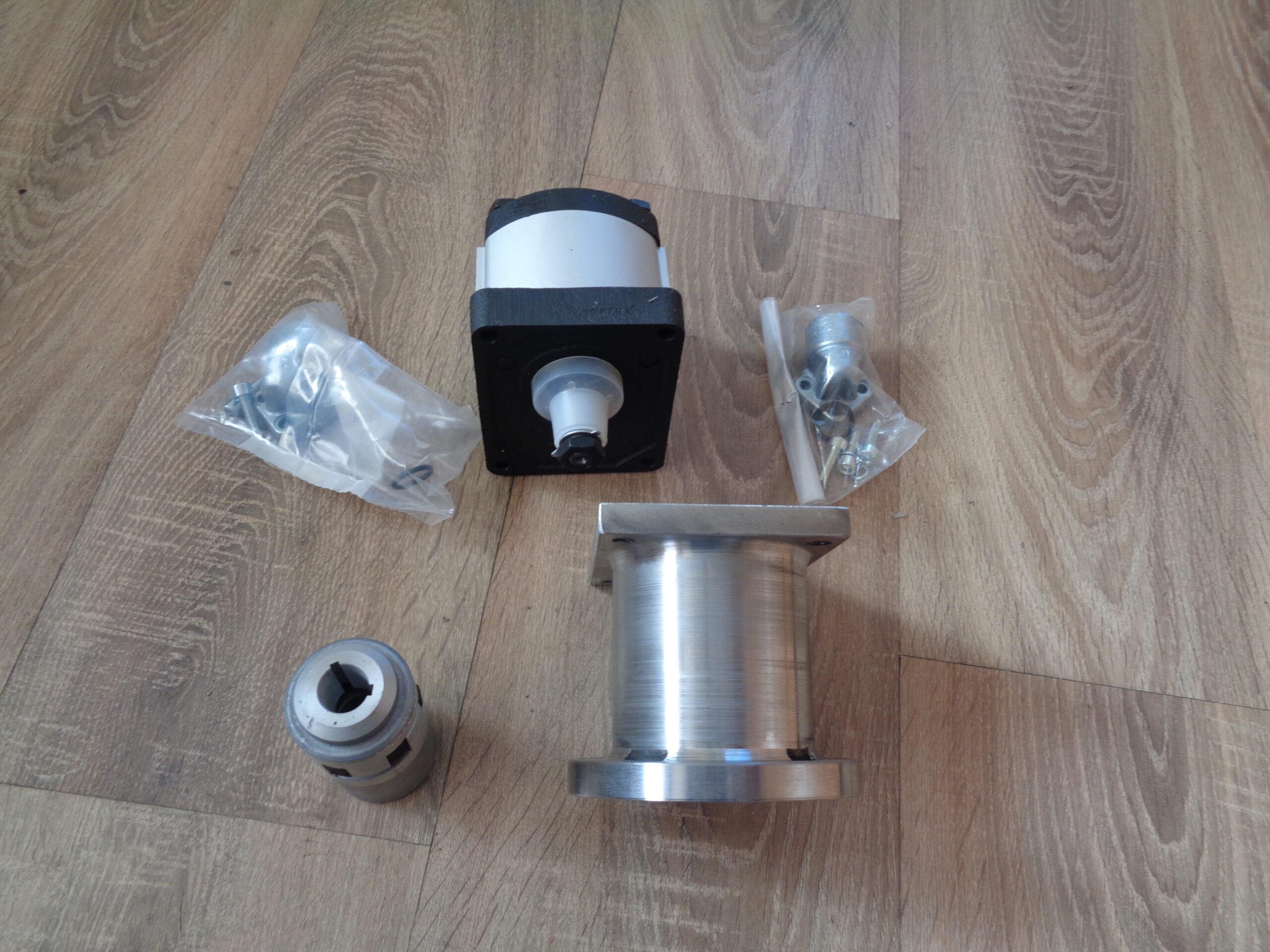 DSC03559 Kit presiune-despicator lemne pentru motor termic grupul 2